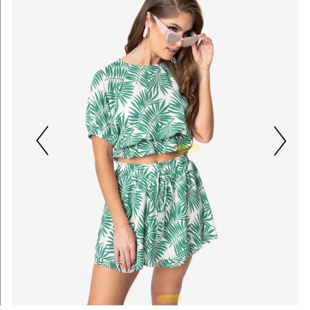 Retro Style Green & White Palm Print Set, Size M from Unique Vintage